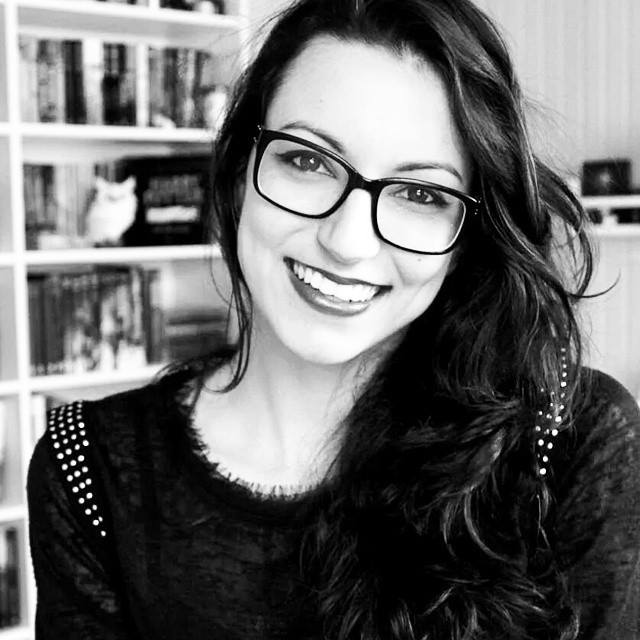 Booktuber Pam Gonçalves, do Garota It, acaba de anunciar que dará um passo natural: vai passar de resenhadora para escritora | © Foto do seu perfil no Facebook