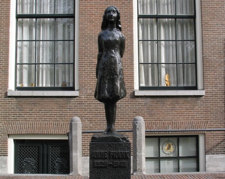 Momumento em homenagem à Anne Frank, em Amsterdã | © Factumquintus/WikiCommons