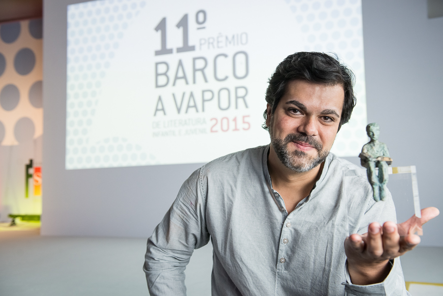 'O vento de Oalab', livro de estreia de João Luiz Guimarães, é o vencedor do Prêmio Barco a Vapor 2015 | © Divulgação