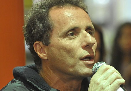 Tony Bellotto é organizador do livro