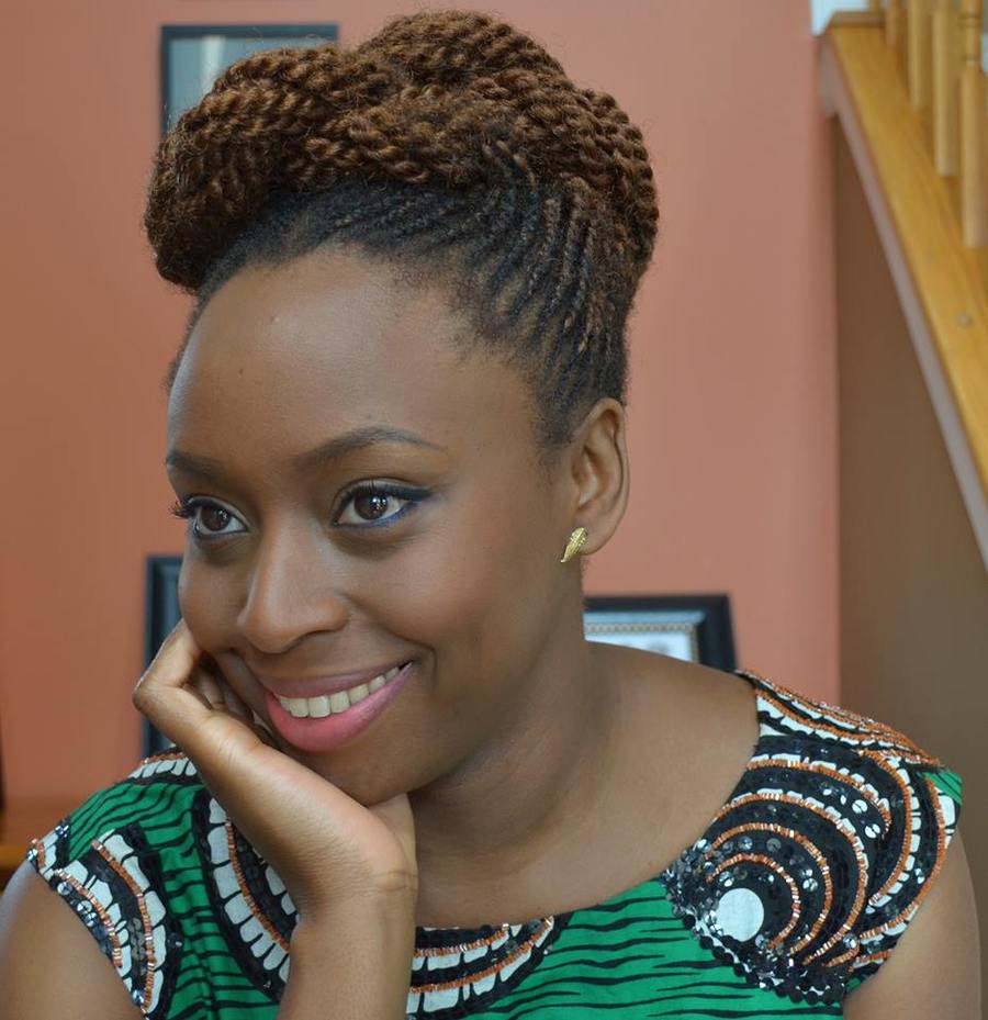 Livro da nigeriana Chimamanda Ngozi Adichie será debatido na Livraria da Vila | © Divulgação