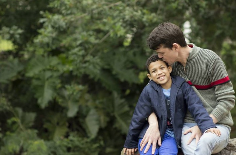 Lucas e o pai Peterson, funcionário da Livraria Cultura em Porto Alegre | © Simone Uriatt