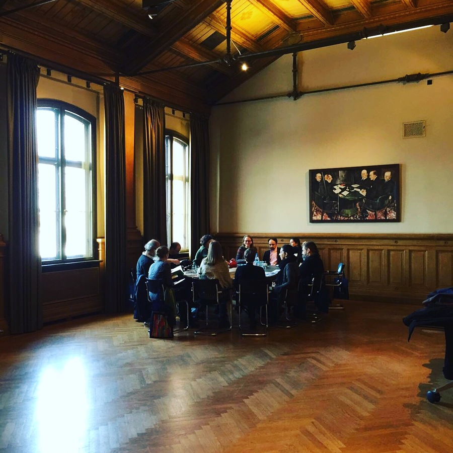 Sala de reuniões no prédio histórico da Ullstein | © Mariana Warth
