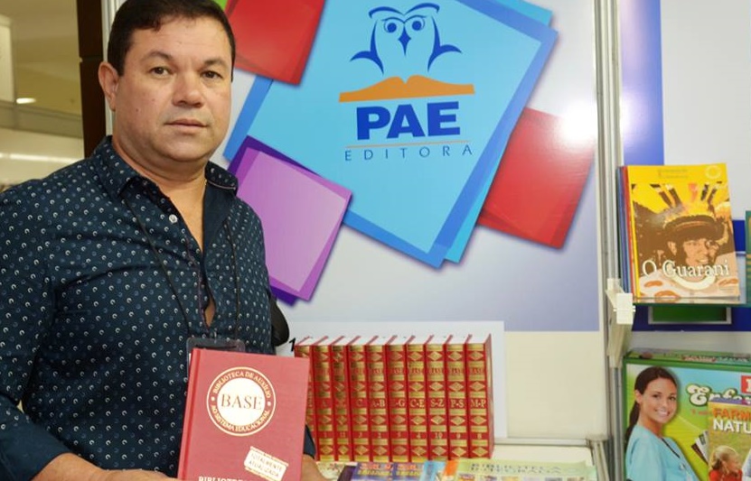 Durante Salão de Negócios da ABDL, Cristian Muniz, da PAE Editora, contou que começou sua vida profissional | © Divulgação