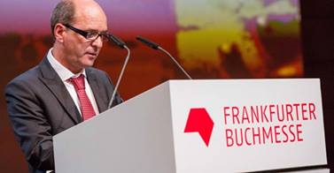 Luiz Ruffato em seu discurso na abertura da Feira do Livro de Frankfurt, em 2013 | © Frankfurt Buchmesse