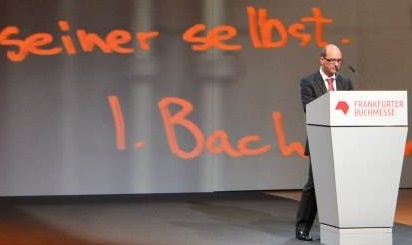 Ruffato discursando em Frankfurt | © Frankfurt Buchmesse
