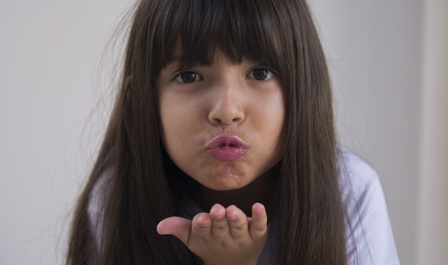 Com apenas oito anos de idade, Bel, autora de 'Segredos da Bel para meninas', chegou à lista de mais vendidos | © Divulgação