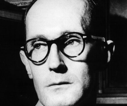'Claro enigma', de Carlos Drummond de Andrade, &eacute; um dos destaques da lista de mais vendidos dessa semana | &copy; Divulga&ccedil;&atilde;o