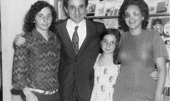 A primeira venda da livraria Dante Alighieri: um exemplar de