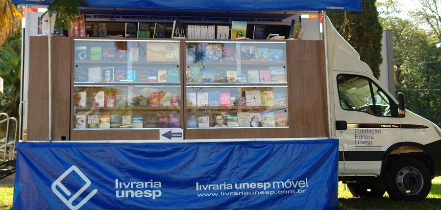 Livraria Unesp Móvel prolonga estadia em Cruzeiro (SP) | © Divulgação