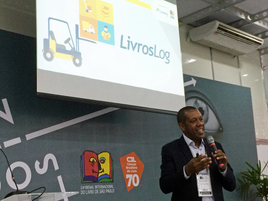 Washington Davi, diretor de marketing da vice-presid&ecirc;ncia de Log&iacute;stica dos Correios, apresentou o LivrosLog a editores e livreiros | &copy; Leonardo Neto