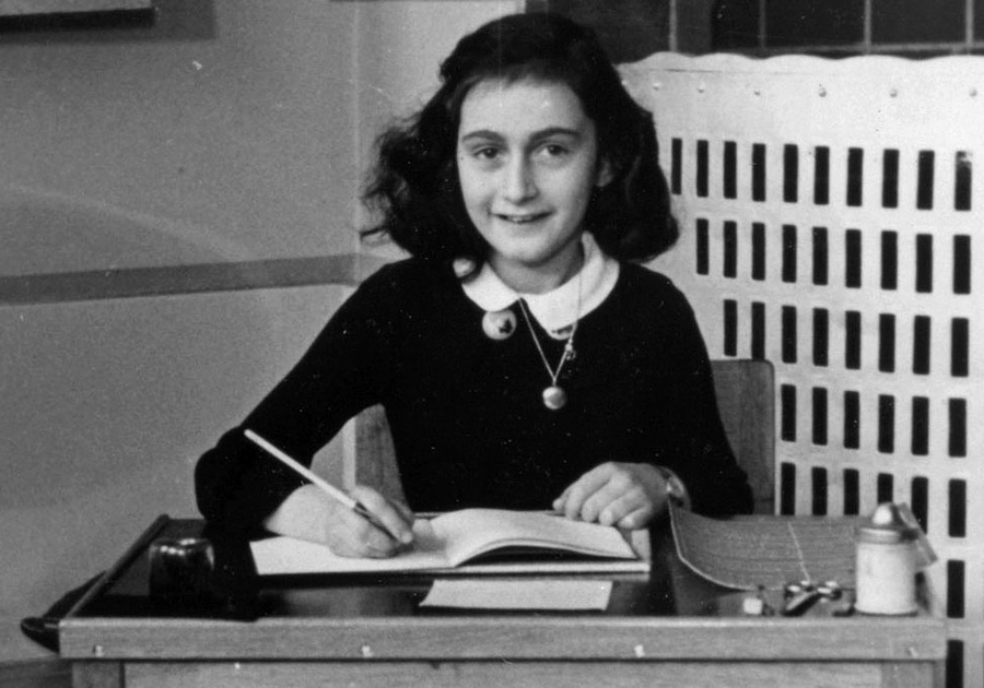 Anne Frank, em 1940 | © Domínio público / WikiCommons
