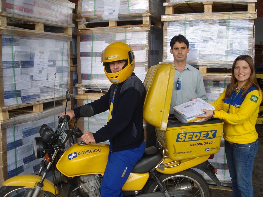 Preço de envio de livros pode triplicar com mudança de regras dos Correios | © Arquivos dos Correios