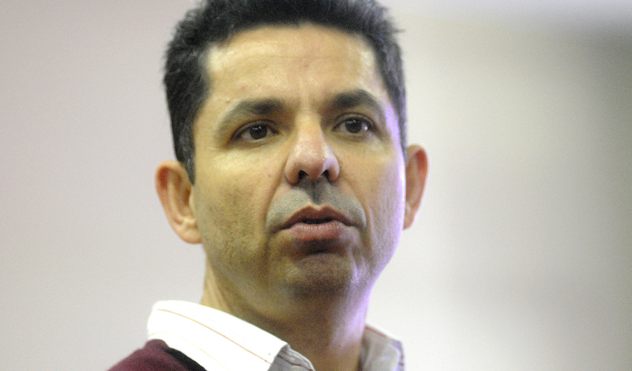 Miguel Sanches Neto participa do