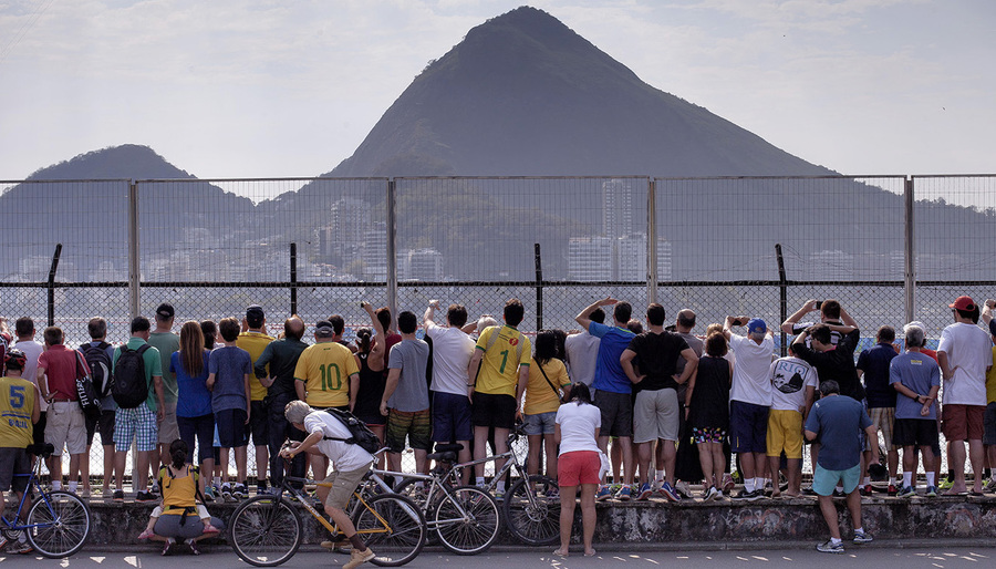 Foto presente no livro 'Torcedores' | © Isaquias