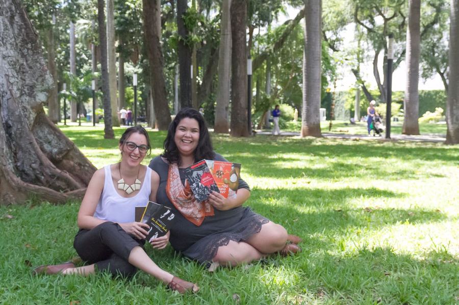 Mariana Warth, diretora da Libre, e Raquel Menezes, presidente da entidade, se preparam para a 16ª edição da Primavera Literária | © Paula Sant'Anna / Divulgação