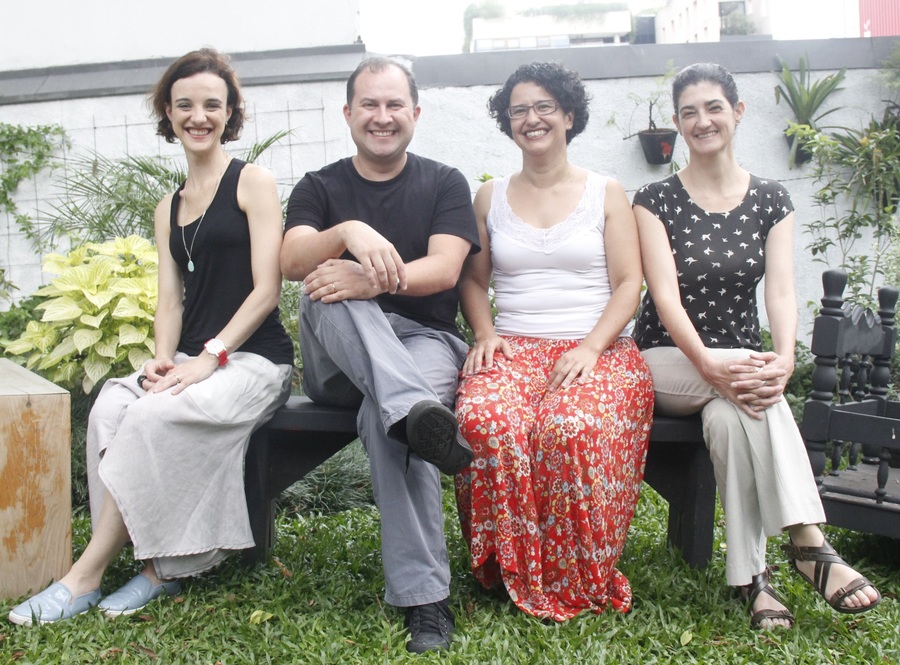 Daniela Padilha, Paulo Verano, Lizandra M. Almeida e Angela Mendes assinam o artigo 'A cabeça do editor do século 21: cadê a cabeça?' | © Lígia Guimarães