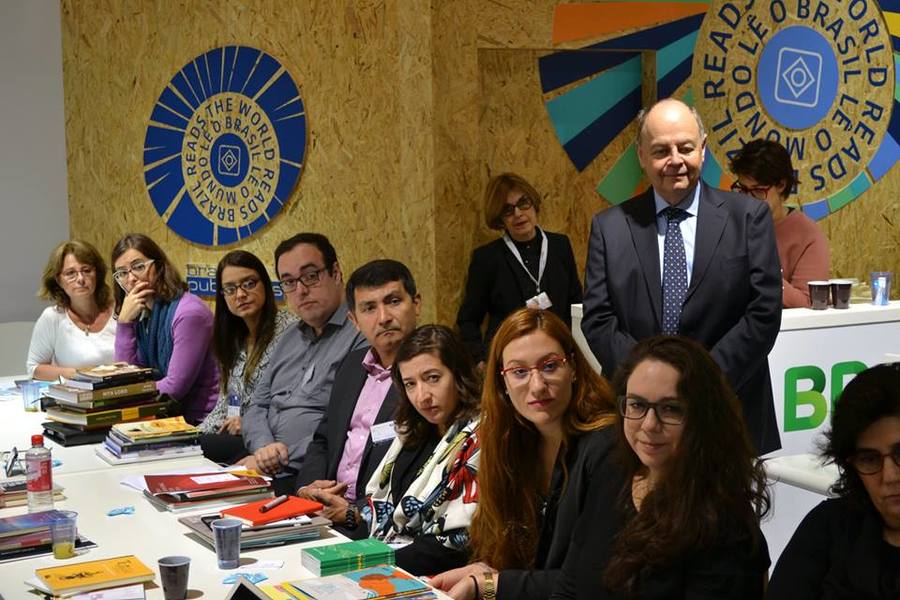 Matchmaking entre editores brasileiros e editores da América Latina lotou o estande brasileiro em Frankfurt | © Divulgação / CBL