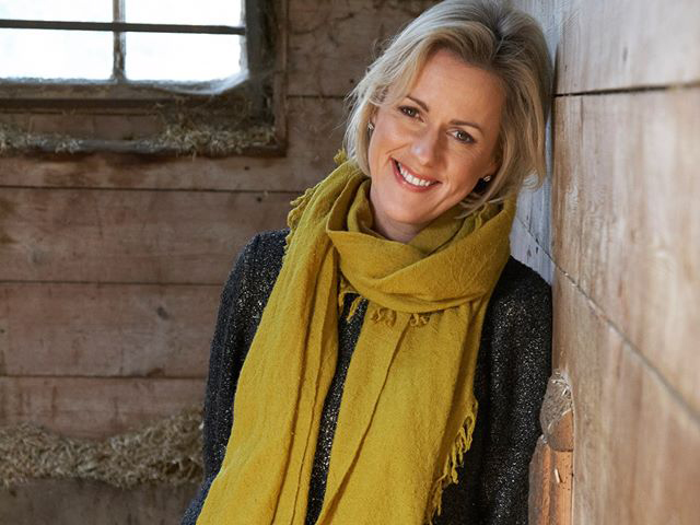 Jojo Moyes é a campeã de vendas de 2016, com o seu livro 'Como eu era antes de você' | © Divulgação