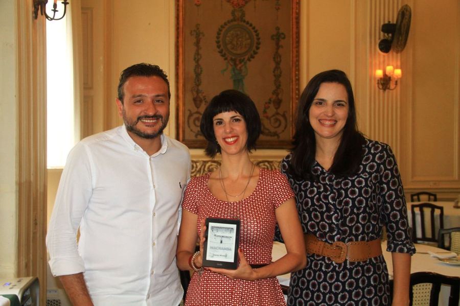 Ricardo Garrido, Gisele Mirabai e Daniele Cajueiro na entrega do Prêmio Kindle de Literatura | © Júlio Vilela