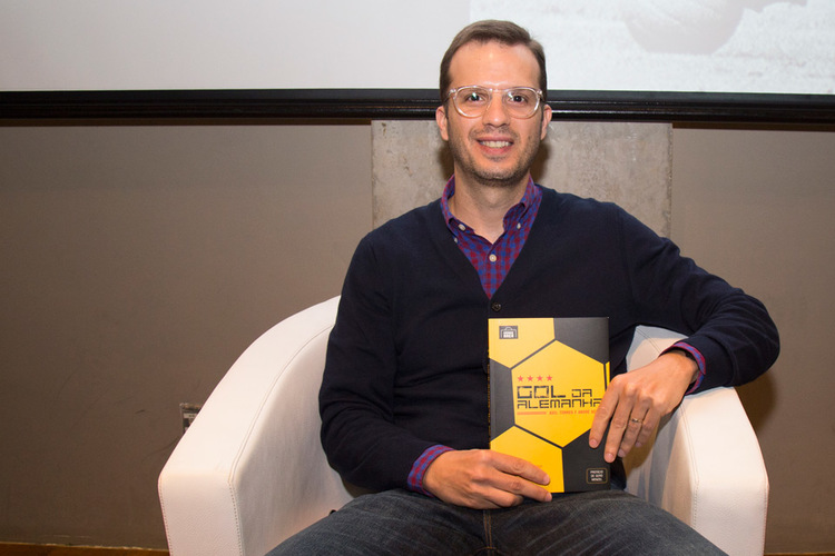 O jornalista André Kfouri passa a ser agora editor da Grande Área, especializada na publicação de livros sobre futebol | © Estúdio Melissa Fotografia
