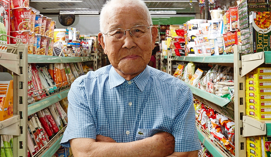 Takashi Morita, hoje, com 92 anos, conta em livro como sobreviveu à bomba atômica que dizimou sua cidade | © Divulgação