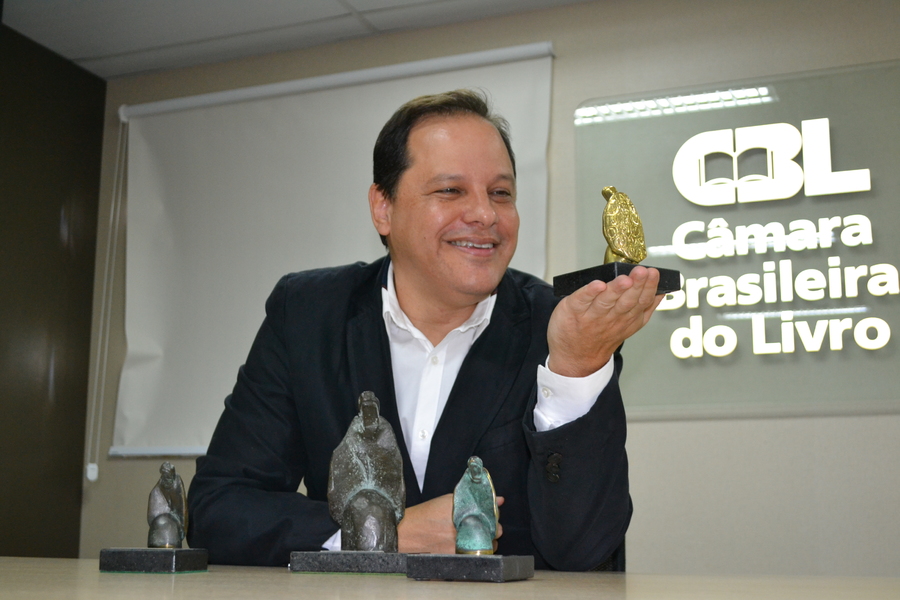 Luiz Armando Bagolin é o novo curador do prêmio Jabuti | © Camila del Nero / Divulgação