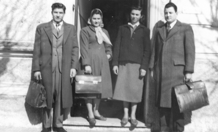Vendedores de Bíblias nos anos 1950 | © Mennonite Church USA Archives