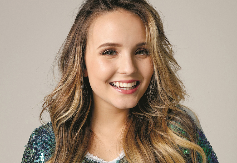 O segundo livro da atriz Larissa Manoela conquistou pela primeira vez o lugar mais alto do pódio | © Divulgação