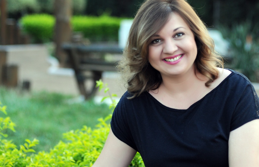 'Quando a noite cai', de Carina Rissi, estreia na Lista Nielsen já ocupando a segunda posição da lista de Ficção | © Divulgação 'Quando a noite cai', de Carina Rissi, estreia na Lista Nielsen já ocupando a segunda posição da lista de Ficção | © Divulgação