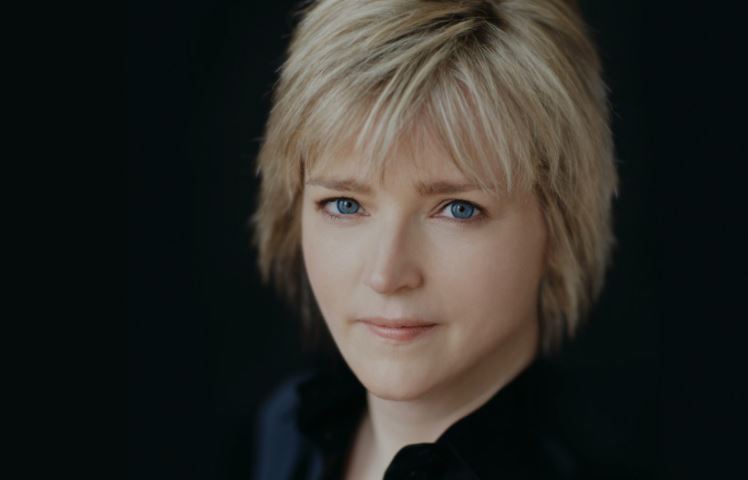 Karin Slaughter é uma das autoras que a HarperCollins levará para a Bienal | © Divulgação Karin Slaughter é uma das autoras que a HarperCollins levará para a Bienal | © Divulgação