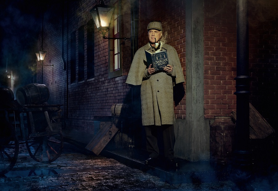 O jornalista Pedro Bial aparece como o detetive de “As aventuras de Sherlock Holmes”, de Sir Conan Doyle | © Miro O jornalista Pedro Bial aparece como o detetive de “As aventuras de Sherlock Holmes”, de Sir Conan Doyle | © Miro