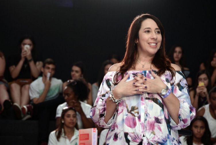 Paula Pimenta aproveita a Bienal do Rio para lançar o quarto volume de 'Minha vida fora de série' | © Daniel Biachini