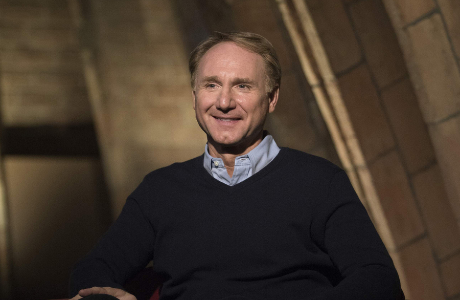 Dan Brown é autor de