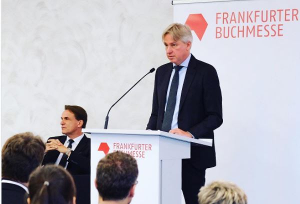 Juergen Boos fala com os jornalistas antes da abertura oficial da Feira do Livro de Frankfurt | Divulgação Juergen Boos fala com os jornalistas antes da abertura oficial da Feira do Livro de Frankfurt | Divulgação