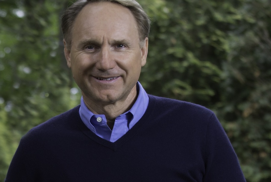 Dan Brown, na semana de estreia, veio parar no topo da lista dos mais vendidos | © Divulgação Dan Brown, na semana de estreia, veio parar no topo da lista dos mais vendidos | © Divulgação