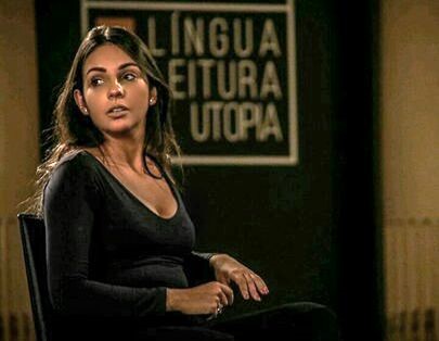 Jéssica, a intérprete de Libras que atuou no Fliaraxá | Divulgação Jéssica, a intérprete de Libras que atuou no Fliaraxá | Divulgação