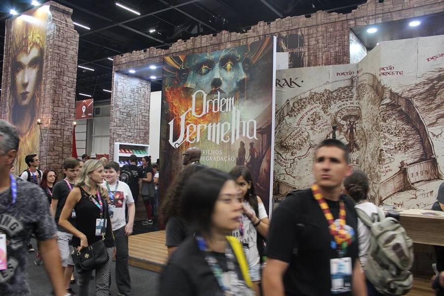 Estande da Intrínseca na CCXP | &copy; Redes Sociais da Editora