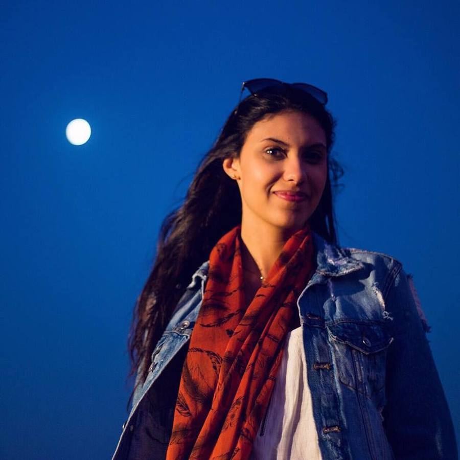 Talita, nossa repórter, no deserto de Sharjah, em sua primeira viagem internacional pelo PublishNews | Kin Guerra Talita, nossa repórter, no deserto de Sharjah, em sua primeira viagem internacional pelo PublishNews | Kin Guerra