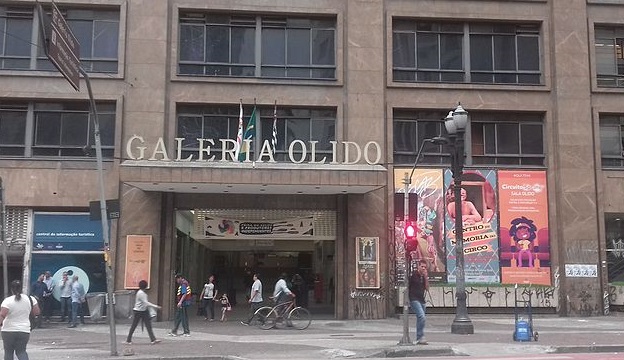 Fachada da Galeria Olido, onde será montada a Feira do Livro da Cultura | © Samantha.hnd / WikiCommons