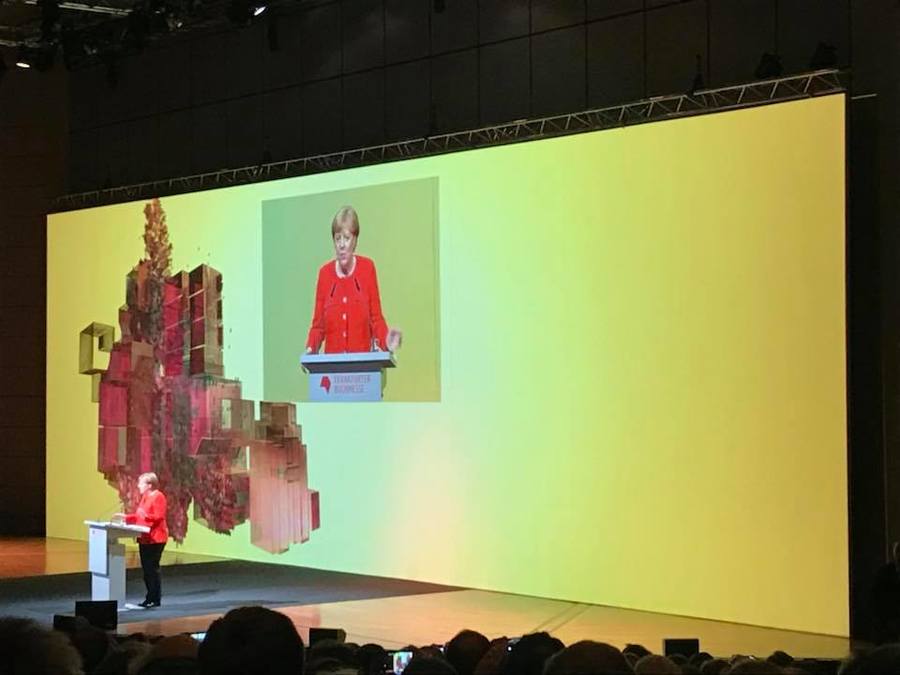 Chanceler Angela Merkel na abertura da Feira do Livro de Frankfurt