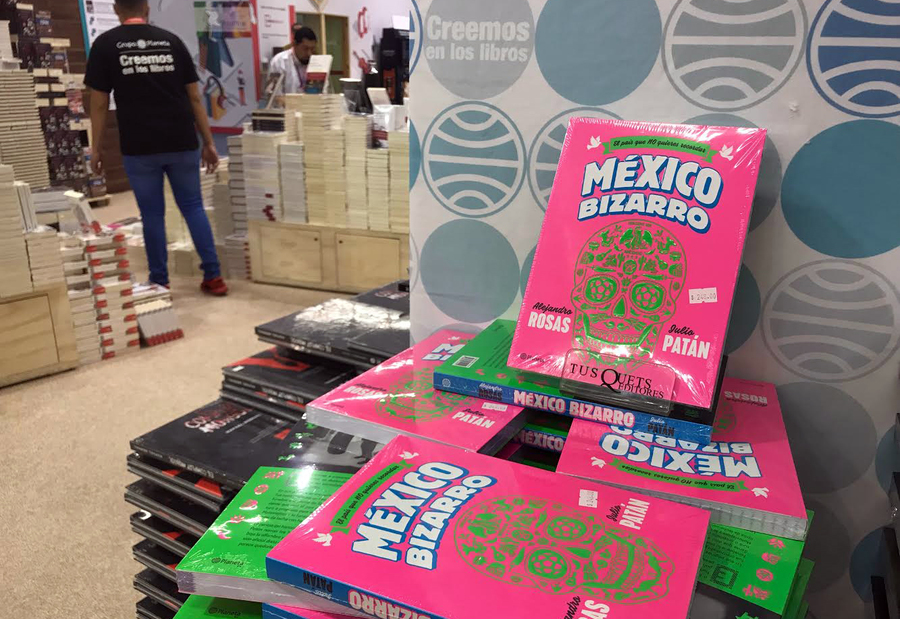 O livro México Bizarro, da Planeta, encabeça a lista de mais vendidos de não ficção do Bookscan no México | © Lima Andruška O livro México Bizarro, da Planeta, encabeça a lista de mais vendidos de não ficção do Bookscan no México | © Lima Andruška