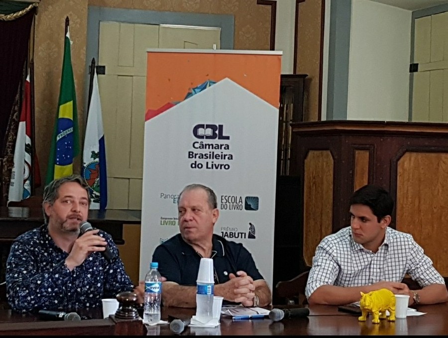 Mesa sobre políticas públicas na Flip 2015 | © Divulgação: Instituto C&A