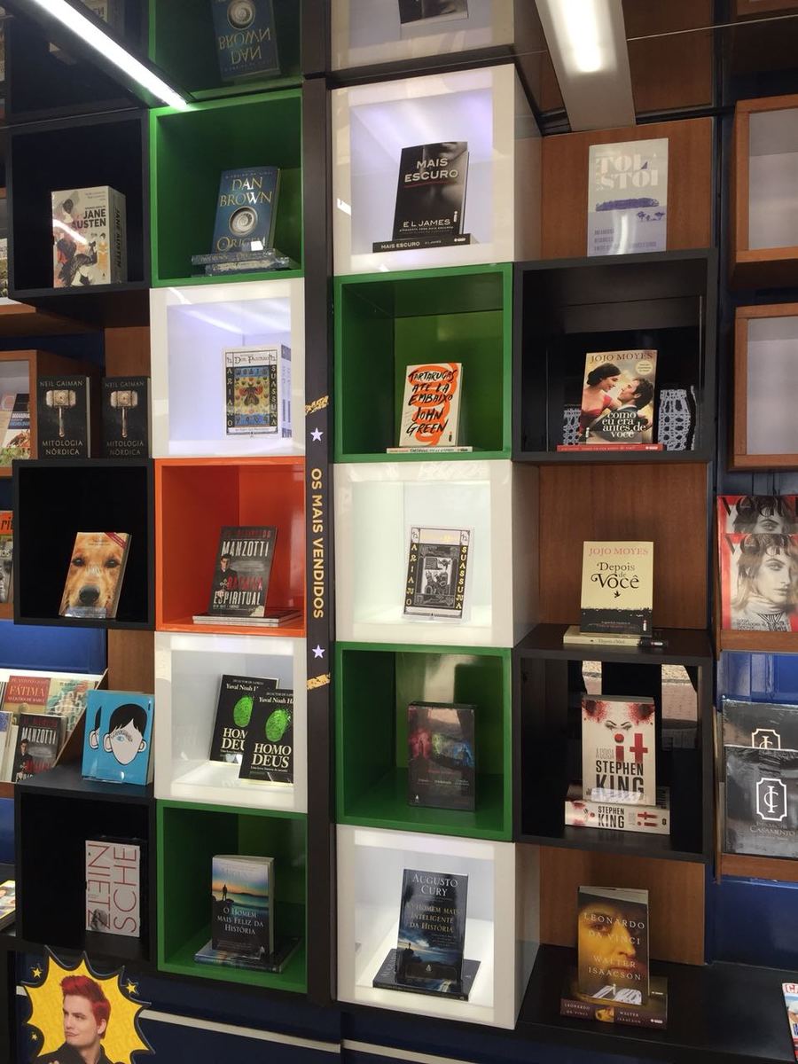 80% do espaço da Banca Literária da Paz é ocupado por livros. Embora seja uma iniciativa da Ediouro, a Banca também oferece títulos de outras casas também | © Divulgação 80% do espaço da Banca Literária da Paz é ocupado por livros. Embora seja uma iniciativa da Ediouro, a Banca também oferece títulos de outras casas também | © Divulgação