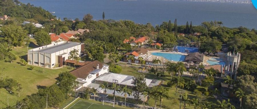 Um dos escritores selecionados ficará hospedado no Hotel Sesc Cacupé | © Divulgação / SESC SC Um dos escritores selecionados ficará hospedado no Hotel Sesc Cacupé | © Divulgação / SESC SC