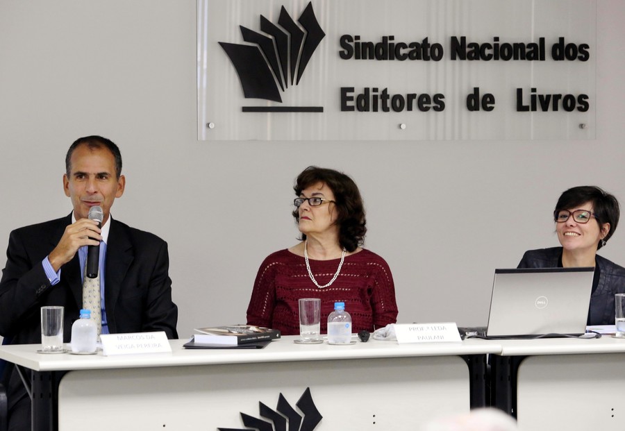 Marcos Pereira, Leda Paulani e Mariana Bueno na apresentação dos resultados da Pesquisa Fipe em 2017 | © Divulgação / SNEL