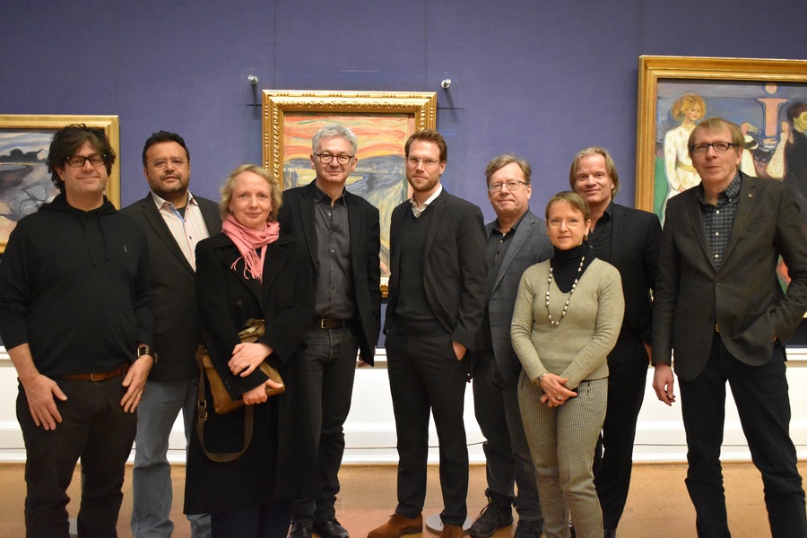 Time de jornalistas, analistas e observadores do mercado editorial mundial que compõe a PubMagNet se encontrou na Sala Edvard Munch do Museu Nacional da Noruega Time de jornalistas, analistas e observadores do mercado editorial mundial que compõe a PubMagNet se encontrou na Sala Edvard Munch do Museu Nacional da Noruega