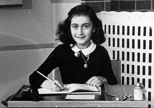 Casa das Rosas recebe espetáculo intimista inspirado na vida de Anne Frank | © Collectie Anne Frank Stichting Amsterdam / Domínio público / WikiCommons