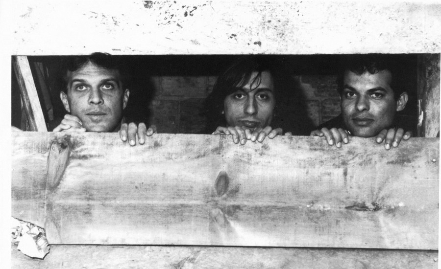 Pedro Bial, Luiz Petry e Claufe Rodrigues em foto da época em que Os Camaleões foram um fenômeno literário no Rio de Janeiro | © Divulgação