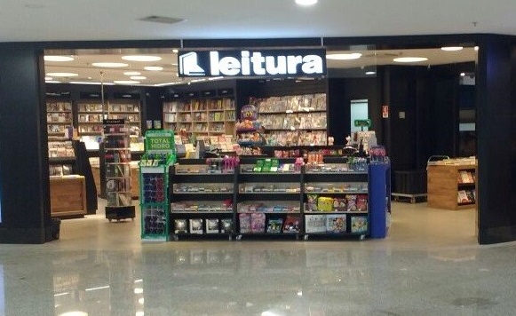 Loja da Leitura inaugurada recentemente no aeroporto do Galeão, no Rio de Janeiro | © Cadu Perol Loja da Leitura inaugurada recentemente no aeroporto do Galeão, no Rio de Janeiro | © Cadu Perol